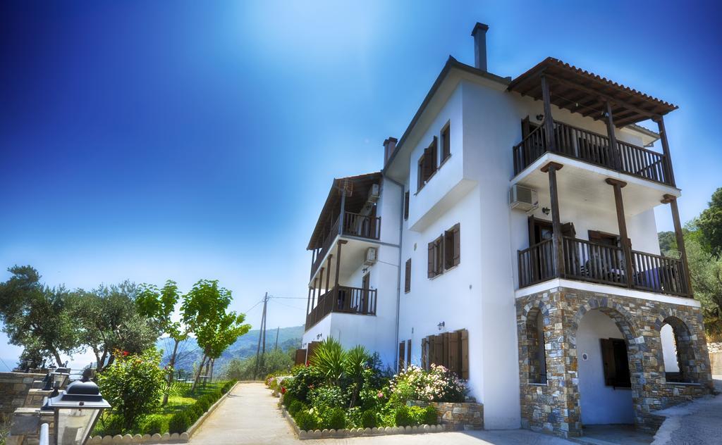 Guesthouse Enastron Chorefton Exterior photo