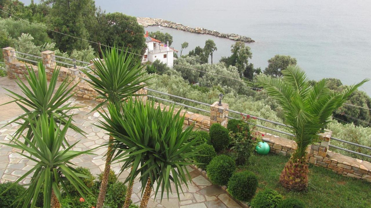Guesthouse Enastron Chorefton Exterior photo